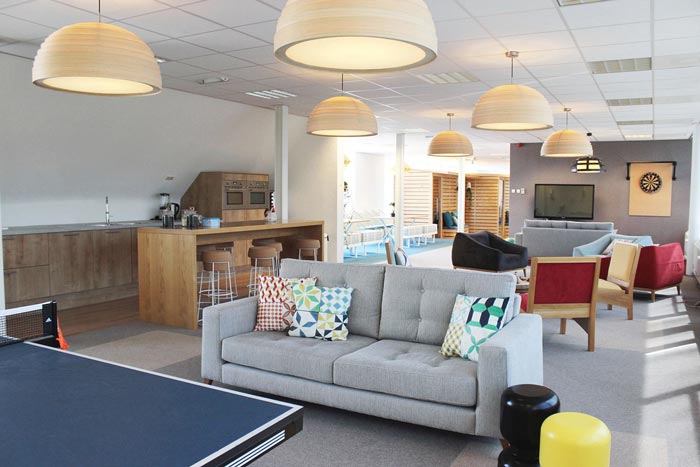 創(chuàng)新人性化辦公室娛樂區(qū)域裝修設(shè)計案例效果圖