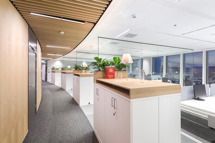 現(xiàn)代簡約風(fēng)格辦公室過道裝修設(shè)計(jì)案例效果圖