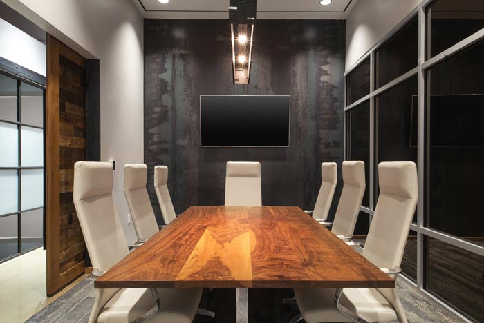 700平方辦公室會議室裝修設(shè)計實景圖