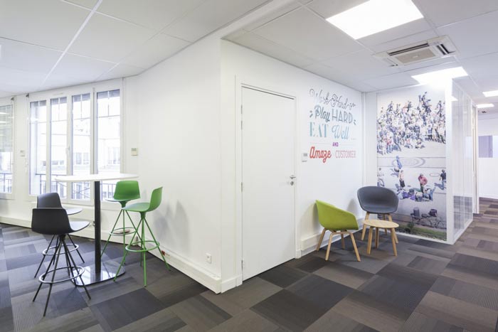 空氣環(huán)保公司辦公室洽談區(qū)裝修設(shè)計案例效果圖