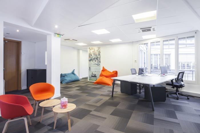 空氣環(huán)保公司辦公室辦公區(qū)裝修設(shè)計案例效果圖