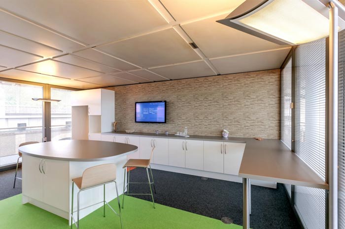 環(huán)境監(jiān)測公司辦公室茶水間裝修設(shè)計(jì)案例效果圖