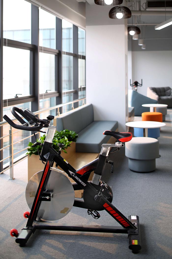 互聯網公司辦公樓健身車裝修設計效果圖