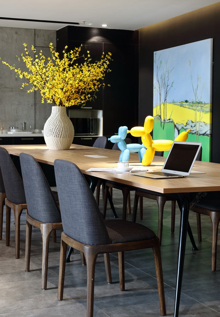 設計公司辦公室會議桌裝修設計效果圖