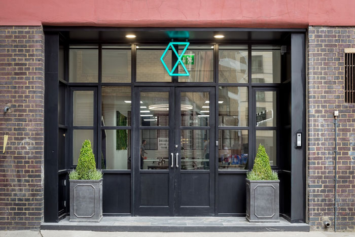 倉(cāng)庫(kù)辦公室進(jìn)門(mén)區(qū)裝修設(shè)計(jì)效果圖