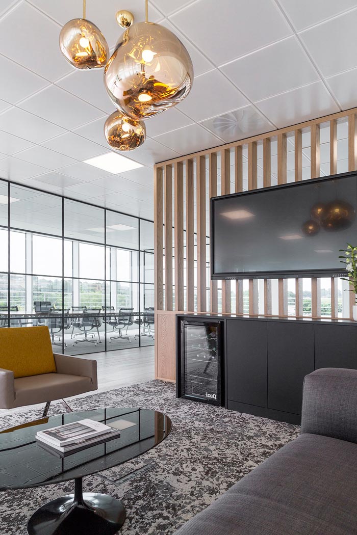 夾層樓辦公室會議室裝修設計效果圖