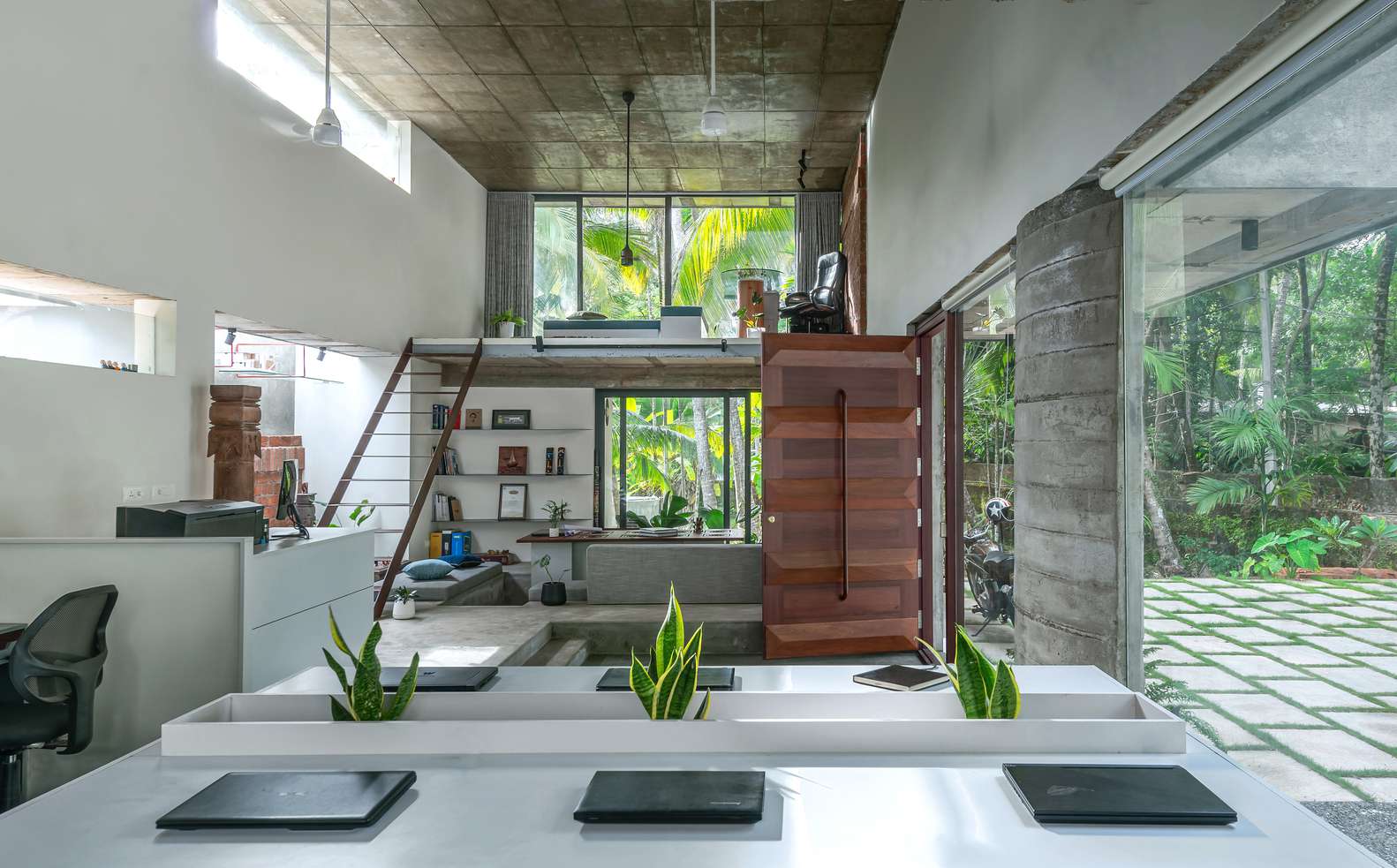 辦公室內部實拍圖