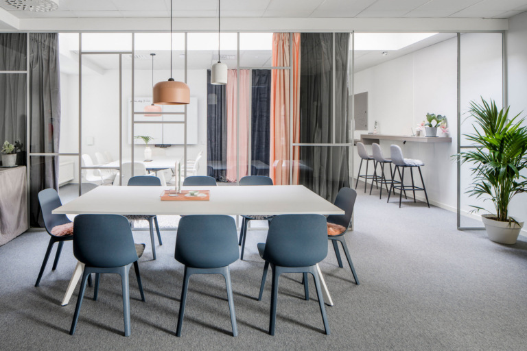 辦公室會(huì)議區(qū)域